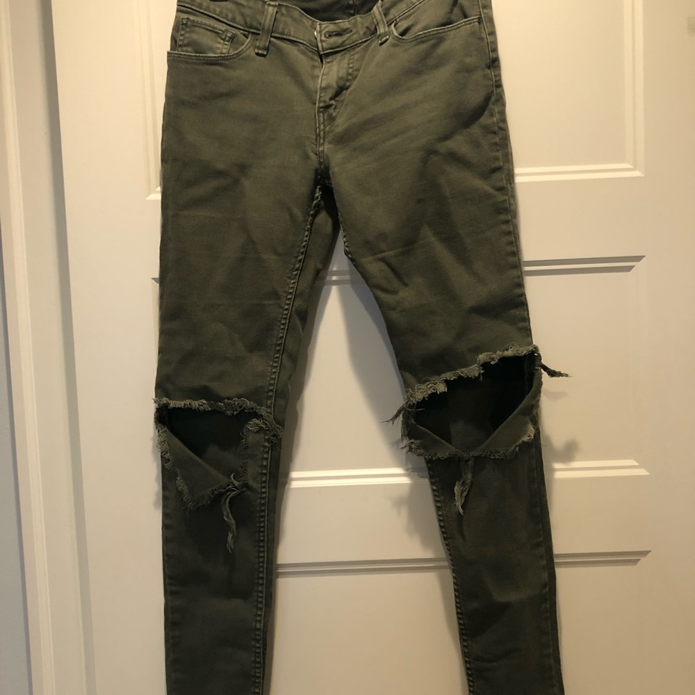 Army green Levi skinny jeans